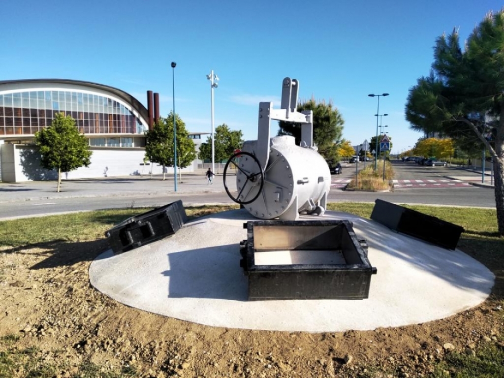 BASE DE HORMIGÓN TIPO TRONCO DE CONO PARA LA FIJACIÓN DE ÚTILES EN GLORIETA