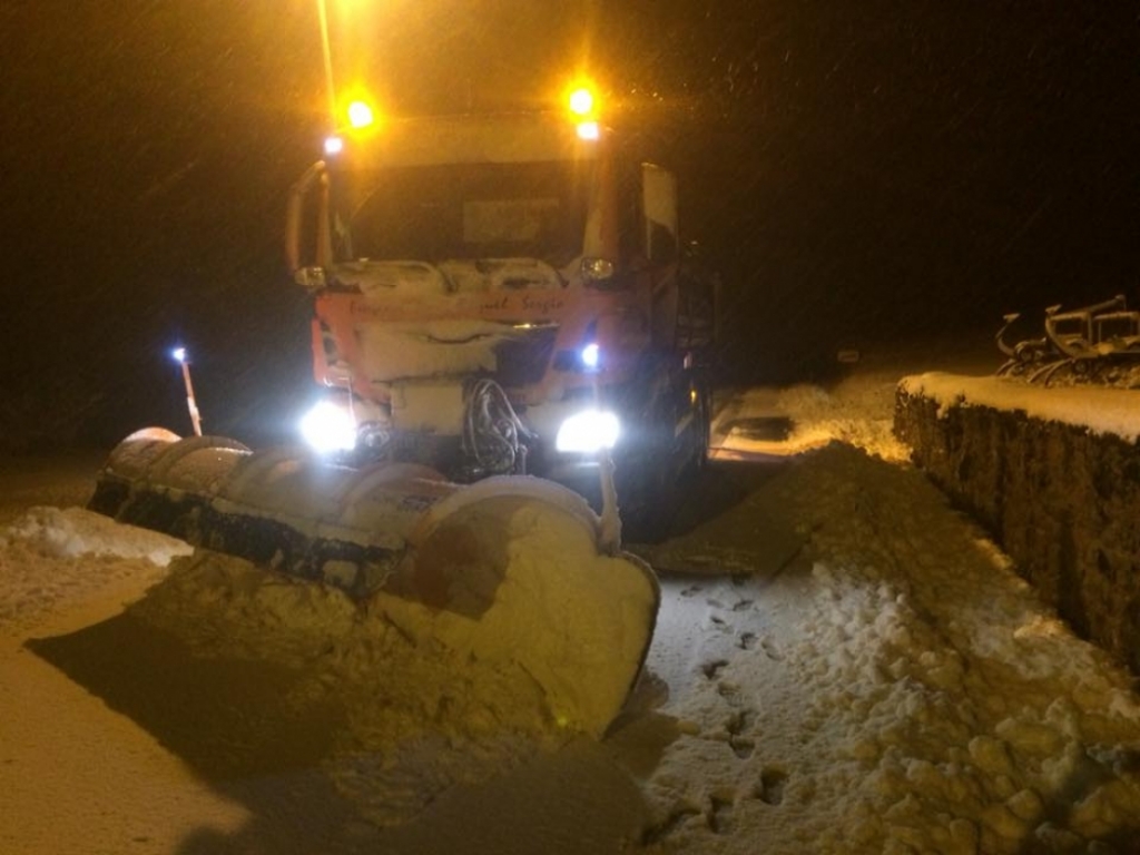 TRABAJOS DE VIALIDAD INVERNAL CON EQUIPOS QUITANIEVES